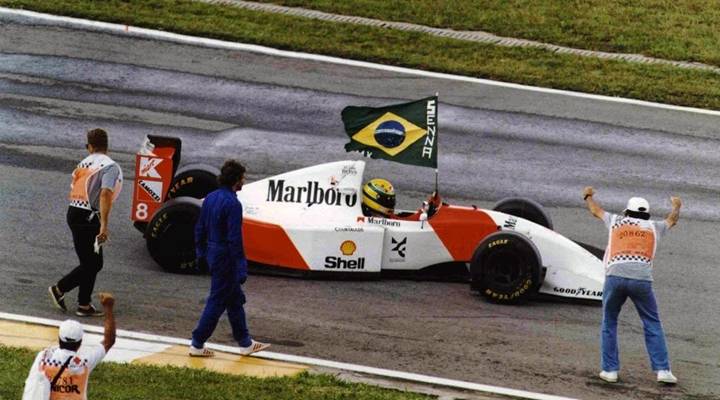 Primeira vitória de Ayrton Senna no GP do Brasil em Interlagos